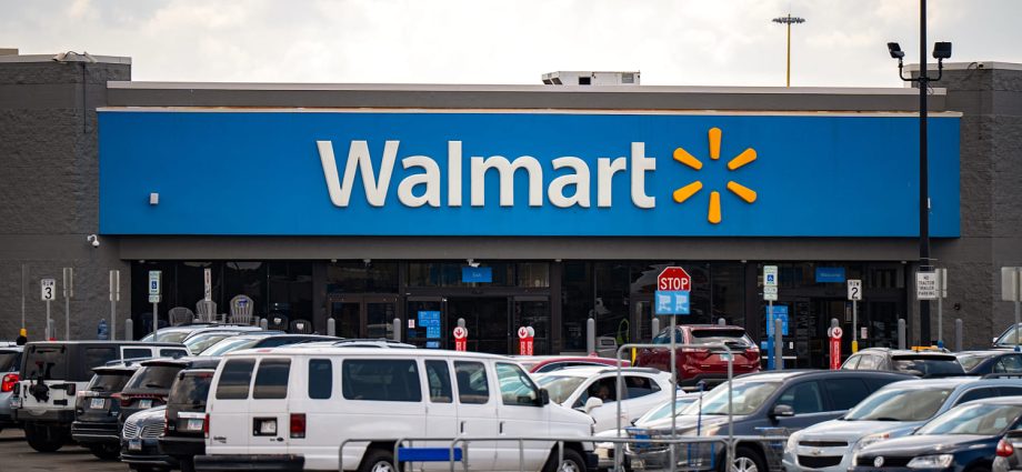 at-walmart,-billions-in-tariff-refunds-soften-the-blow-from-slower-sales-growth