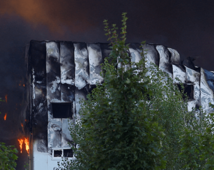 deadly-russian-missile-barrage-hits-kyiv-in-hours-long-overnight-attack