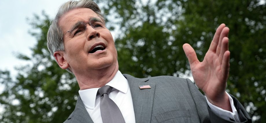 the-traitor-treasury-secretary-flails-as-national-debt-passes-$40-trillion