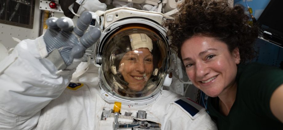 spacewalk-preps-continue-to-finish-antenna-installation-job-next-week