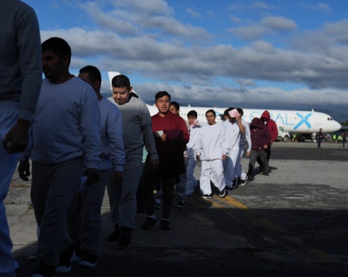 us-deports-nearly-2,300-mexicans-to-guatemala-over-mexico’s-objections