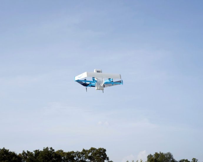 amazon-drone-drops-texas-woman’s-package-in-her-pool