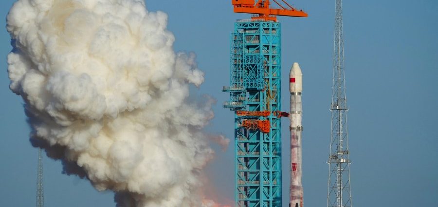 china-successfully-recovers-rocket-stage-on-land-for-the-first-time