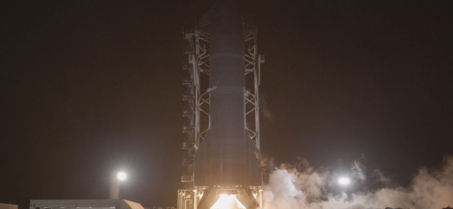 SpaceX fires up Starship ahead of megarocket’s 1st orbital flight (video)