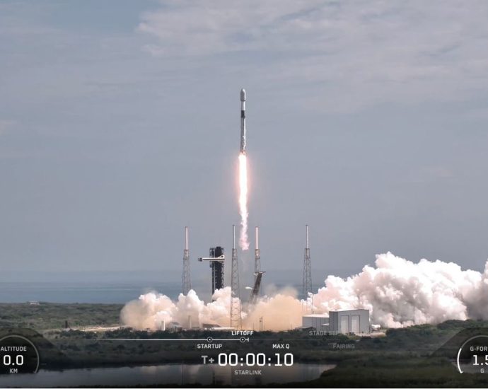 SpaceX launches 29 Starlink satellites, lands rocket on ship at sea (video, photos)
