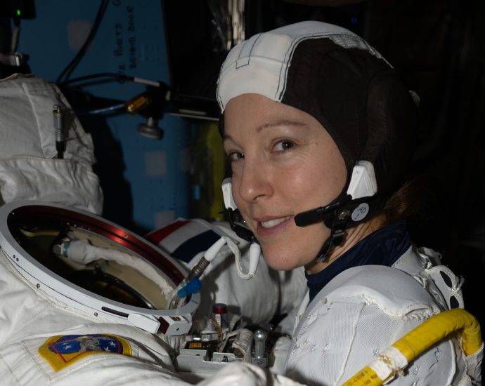 week-ends-with-spacewalk-preps-and-space-exercise-research