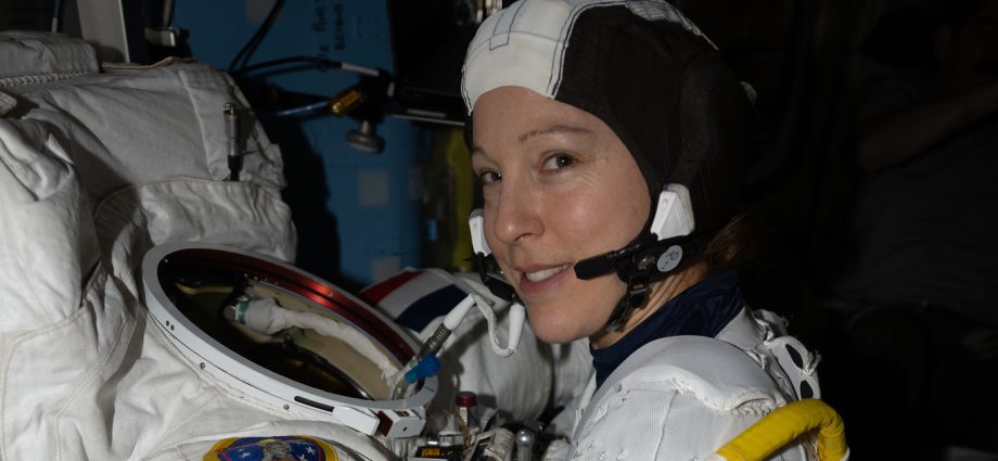 week-ends-with-spacewalk-preps-and-space-exercise-research