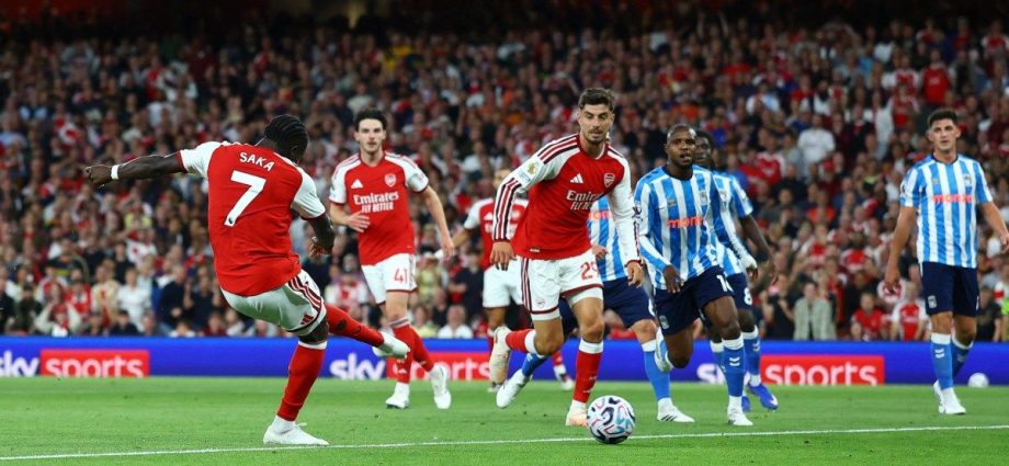 arsenal-rout-coventry-3-0-to-begin-premier-league-title-defence-in-style