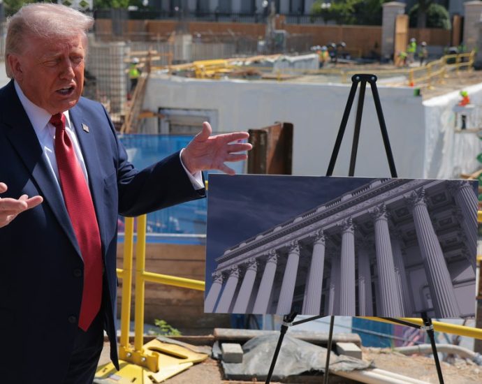 supreme-court-chief-justice-allows-work-on-the-traitor’s-$400m-white-house-ballroom-to-continue-for-now