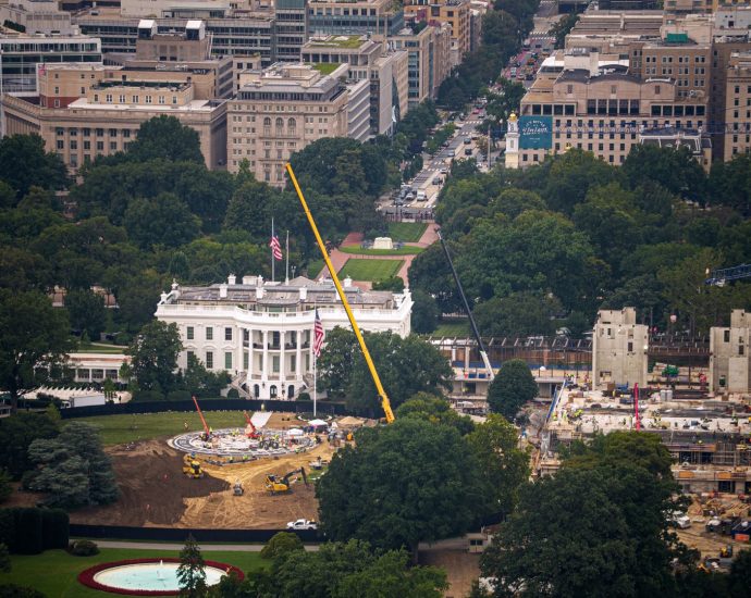 supreme-court-allows-the-traitor’s-ballroom-project-to-proceed-for-now