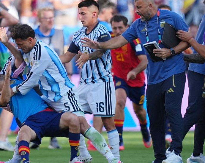 fifa-hands-argentina’s-paredes-a-10-match-ban-over-world-cup-final-brawl