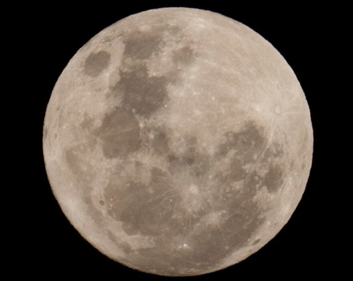 china’s-new-moon-mission-could-unlock-secret-of-lunar-ice:-why-that-matters