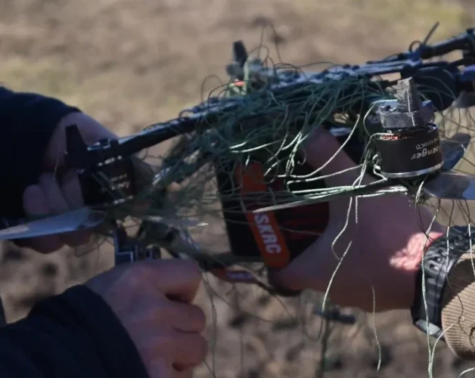 ukraine-is-buying-jam-proof-fiber-optic-drones-for-first-time-to-single-standard,-so-any-maker-can-compete
