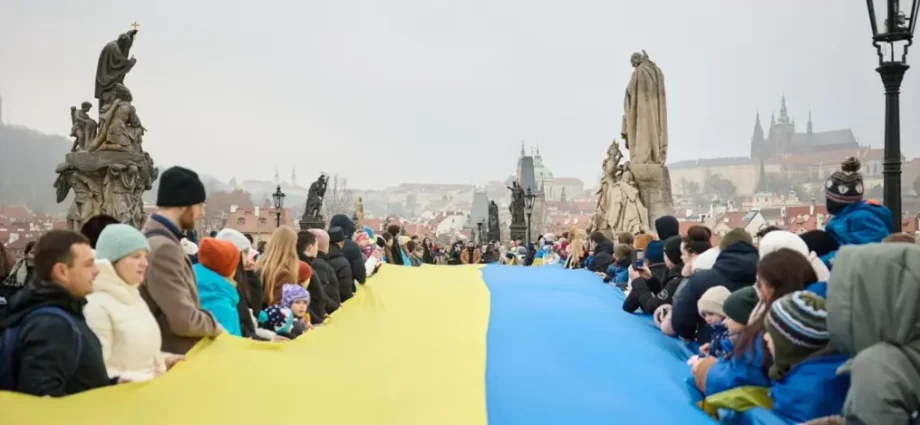 from-warsaw-to-new-york,-ukrainians-will-form-human-chains-on-independence-day