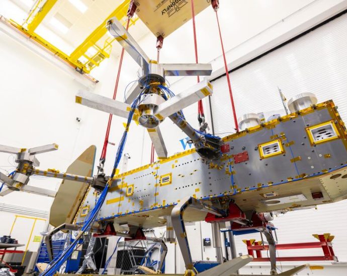 nasa’s-nuclear-dragonfly-copter-to-search-for-signs-of-life-on-titan:-‘a-lot’s-riding-on-it’