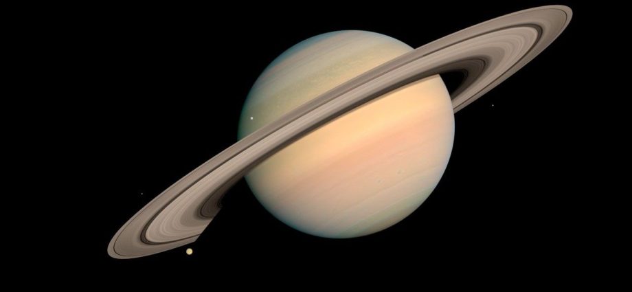 apod:-2026-august-23-–-cassini-approaches-saturn