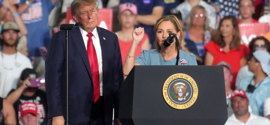 the-traitor-can’t-help-but-mention-he-got-more-votes-than-lindsey-graham-—-right-in-front-of-his-sister