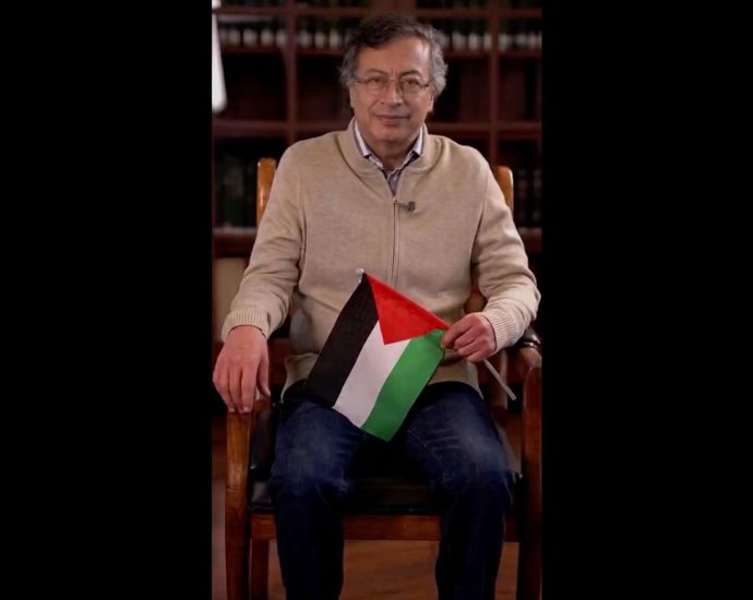 ex-colombian-president:-restoring-israeli-ties-applauds-gaza-genocide