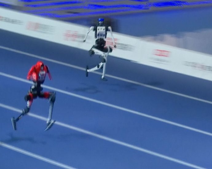chinese-robot-beats-usain-bolt’s-100m-world-record-at-humanoid-games