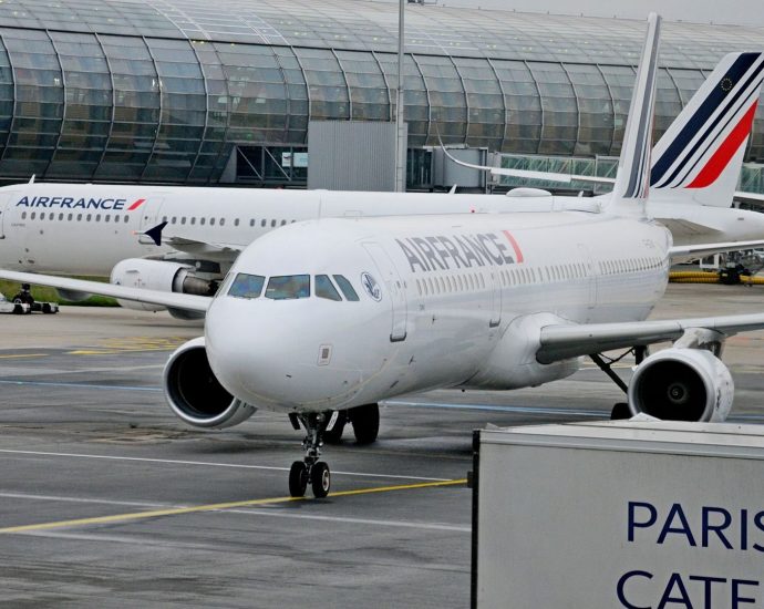 “low-usage”:-air-france-denies-paris-business-class-lounge-sauna-used-as-‘sex-den’