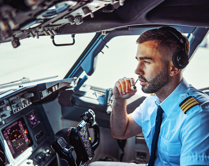 6-airlines-ranked-by-what-they-pay-a-first-officer-in-their-first-year