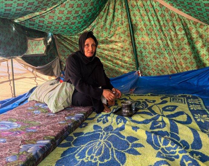 israel’s-war-on-gaza-forces-palestinians-to-rely-on-‘stone-age’-toilets