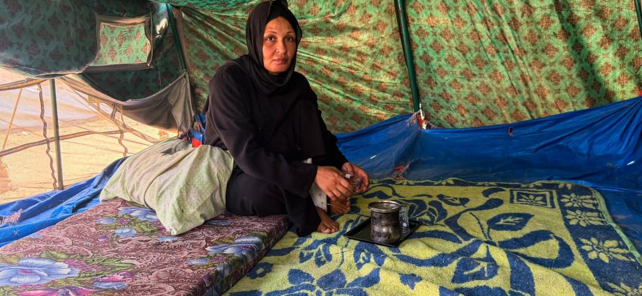 israel’s-war-on-gaza-forces-palestinians-to-rely-on-‘stone-age’-toilets