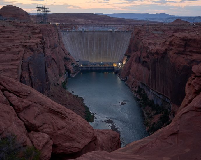 with-new-colorado-river-plan,-lower-basin-states-to-see-cuts-amid-record-low-water-levels