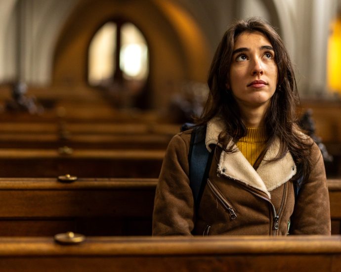 young-believers-are-swapping-dorm-parties-for-liturgy