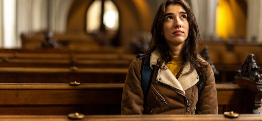 young-believers-are-swapping-dorm-parties-for-liturgy