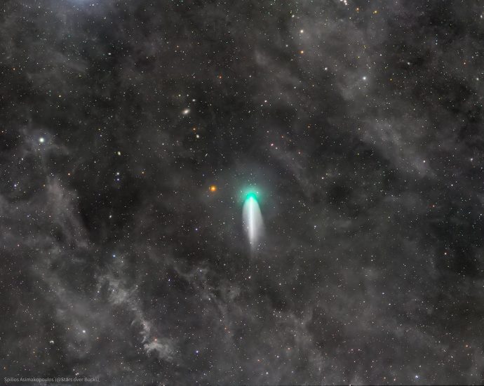 apod:-2026-august-24-–-comet-220p-in-outburst