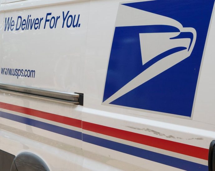 us.-postal-service-issues-rules-to-tighten-mail-in-voting-if-court-gives-ok