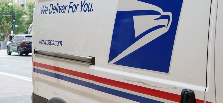 us.-postal-service-issues-rules-to-tighten-mail-in-voting-if-court-gives-ok