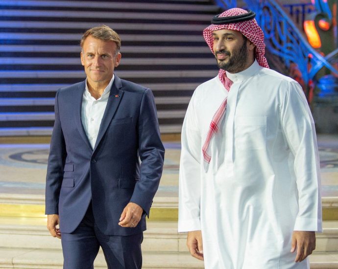 macron-and-mbs-attend-esports-world-cup-closing-ceremony