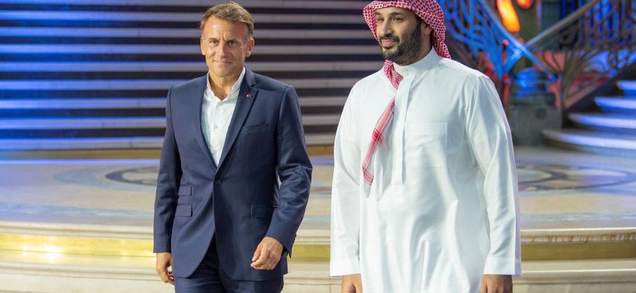macron-and-mbs-attend-esports-world-cup-closing-ceremony