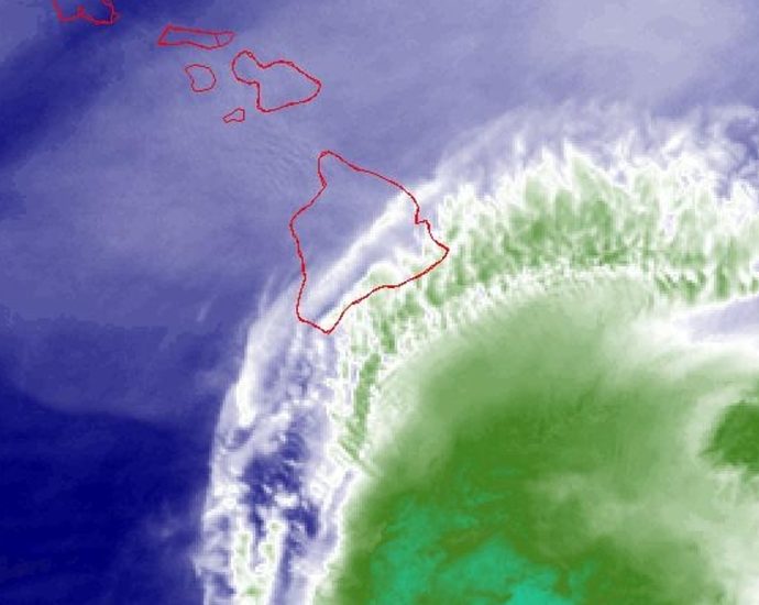 tropical-storm-moke-threatens-hawaii-with-heavy-rain-after-lala’s-damage