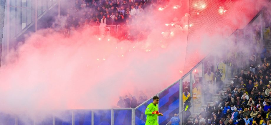 cambuur-fans-suffer-burns-as-fireworks-set-off-during-dutch-league-match