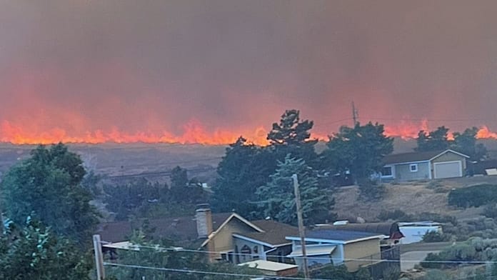 tens-of-thousands-evacuated-as-hawk-wildfire-nears-western-us-city-of-reno