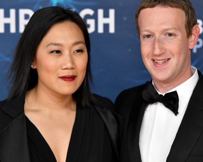 mark-zuckerberg-buys-an-irish-castle