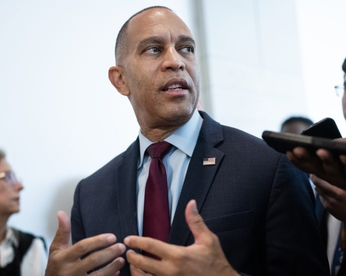 jeffries-quietly-meets-with-jared-kushner-as-house-control-hangs-in-balance:-report