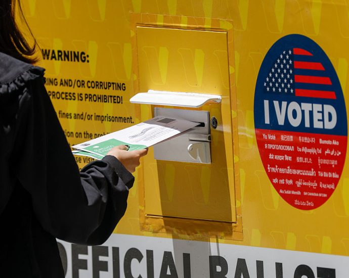 supreme-court-gives-the-traitor-green-light-to-restrict-mail-in-voting