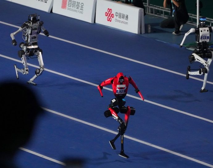robots-beat-100m-record-set-by-usain-bolt