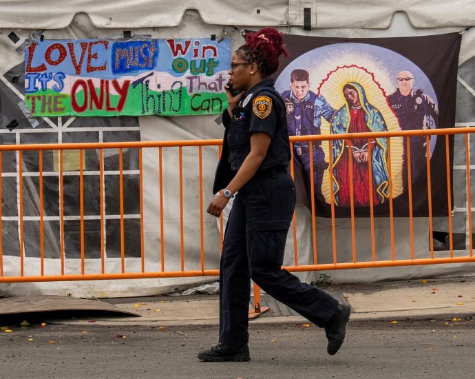 us-plans-to-revoke-business,-tourism-visas-of-200,000-asylum-seekers