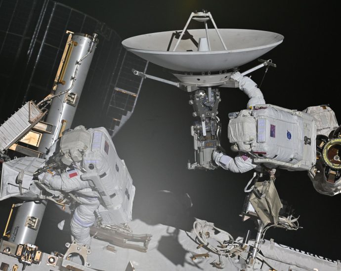 nasa,-esa-astronauts-begin-spacewalk-to-install-antenna