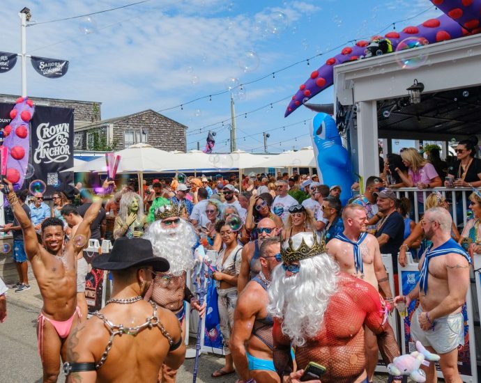 why-crown-&-anchor-is-the-ultimate-queer-haven-during-p-town-carnival-week