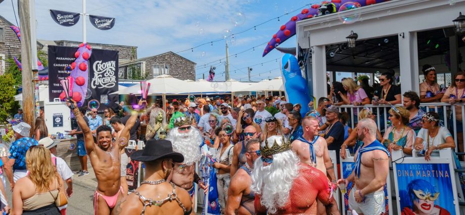 why-crown-&-anchor-is-the-ultimate-queer-haven-during-p-town-carnival-week