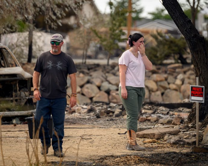nevada-wildfire-contained-to-27-percent-as-thousands-still-displaced