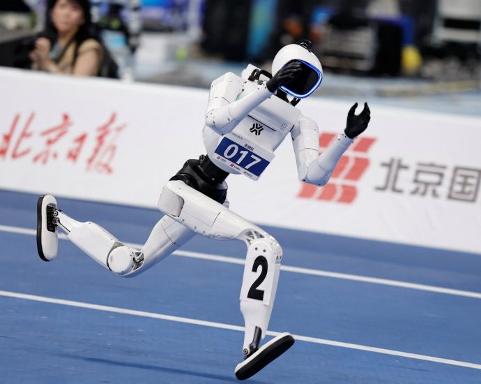 chinese-robot-tiangong-clocks-sub-9-second-100-metres-in-beijing