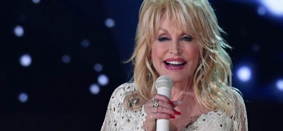 fans-and-fellow-artists-post-tributes-to-dolly-parton