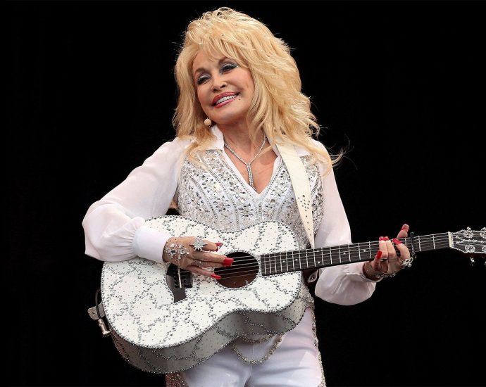 who-was-the-‘queen-of-country’-dolly-parton?